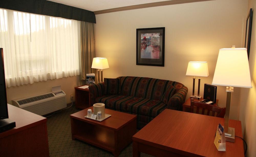 Best Western Plus Barclay Hotel Port Alberni Esterno foto